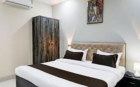 Super Townhouse Gls International