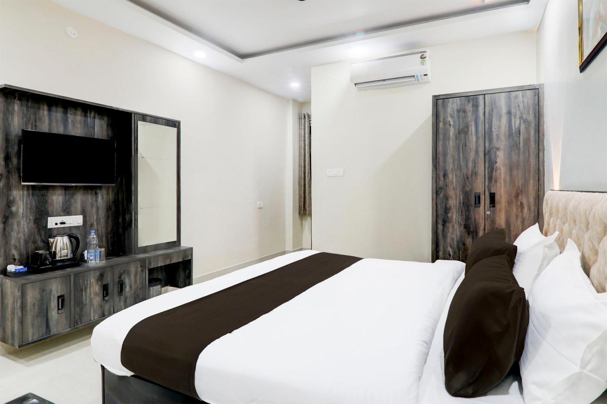 Super Townhouse Gls International Hotel Lucknow Exterior photo
